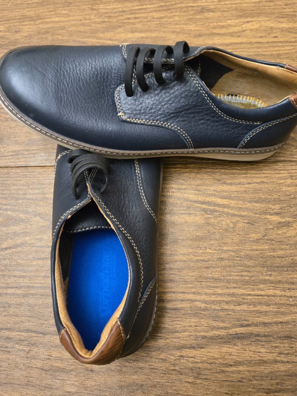 JOHNSTON & MURPHY Men's Leather Upper Elastic Lace-Up Shoe - Size 10.5M